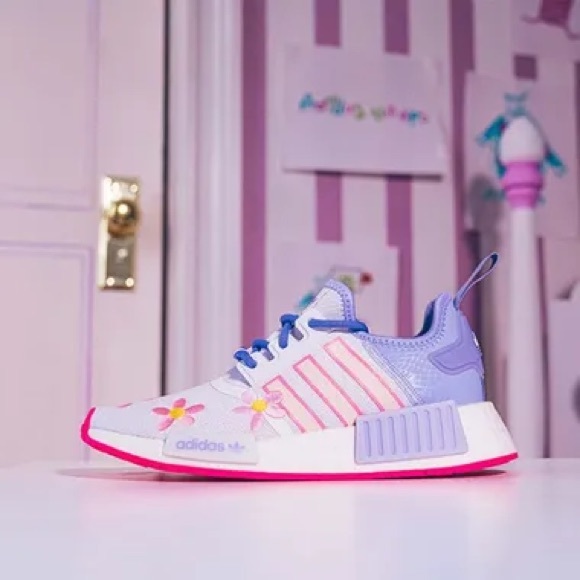 GIRLS’ BIG KIDS ADIDAS ORIGINALS X MONSTERS, INC. NMD R1 CASUAL SHOES - Picture 2 of 10